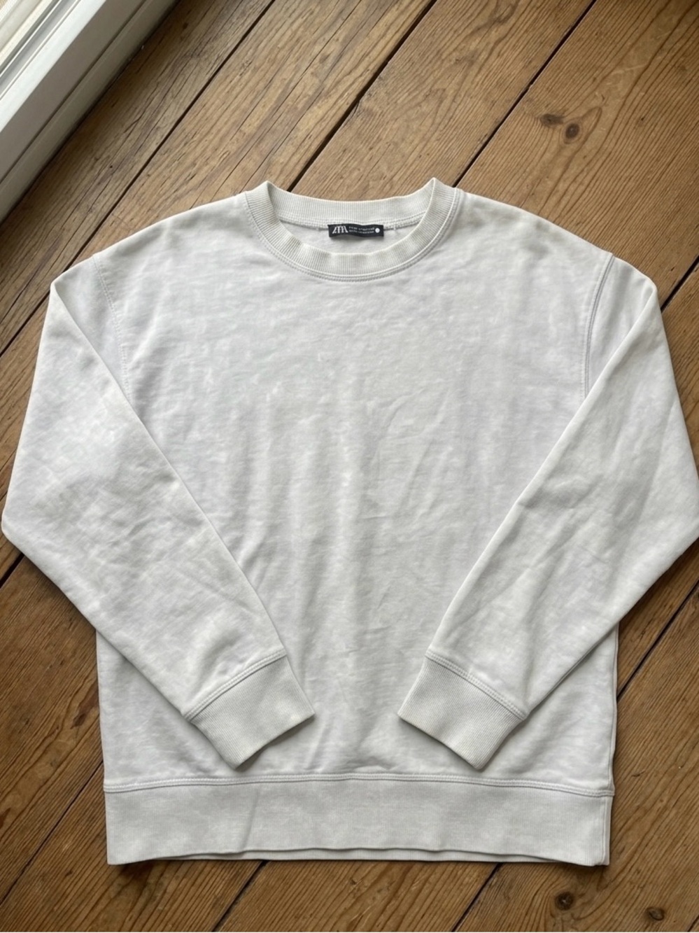 NWOT ZARA Women's Crewneck Pullover Sweatshirt White Off-White Mineral Wash S